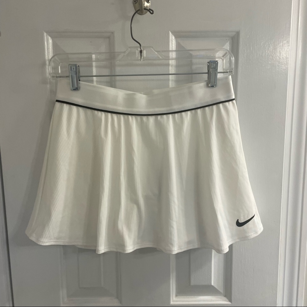 NWT white Nike tennis skirt